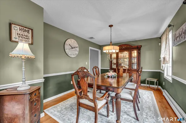 $794,900 | 14 Reservoir Drive, Wallingford, CT 06492