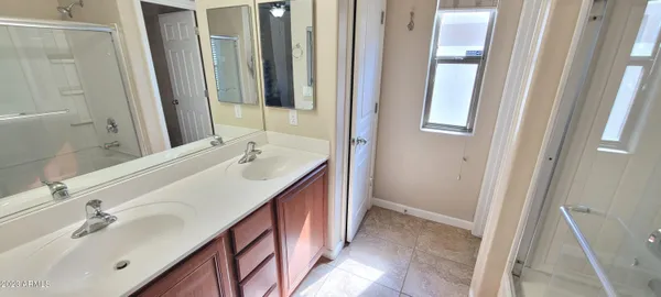 $1,895 | 1814 West Desert Hills Drive, San Tan Valley, AZ 85144