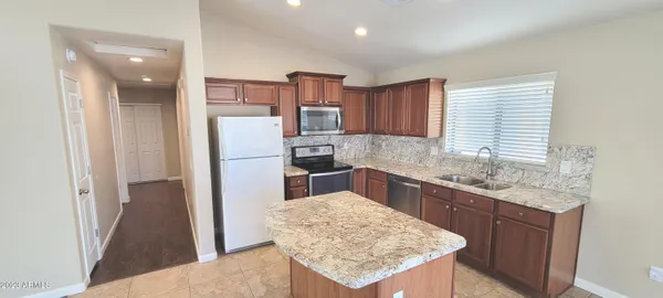 $1,895 | 1814 West Desert Hills Drive, San Tan Valley, AZ 85144