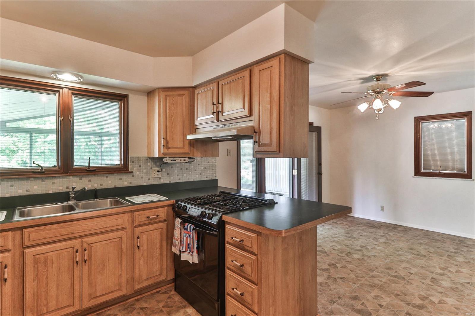 4911 Mattis Road St. Louis, MO 63128 - Photo 11 of 28 Gallery Image 11