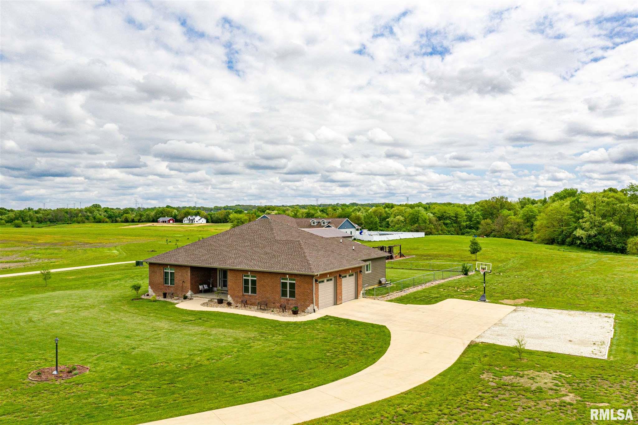 150 California Road Pekin, IL 61554 - Photo 2 of 35