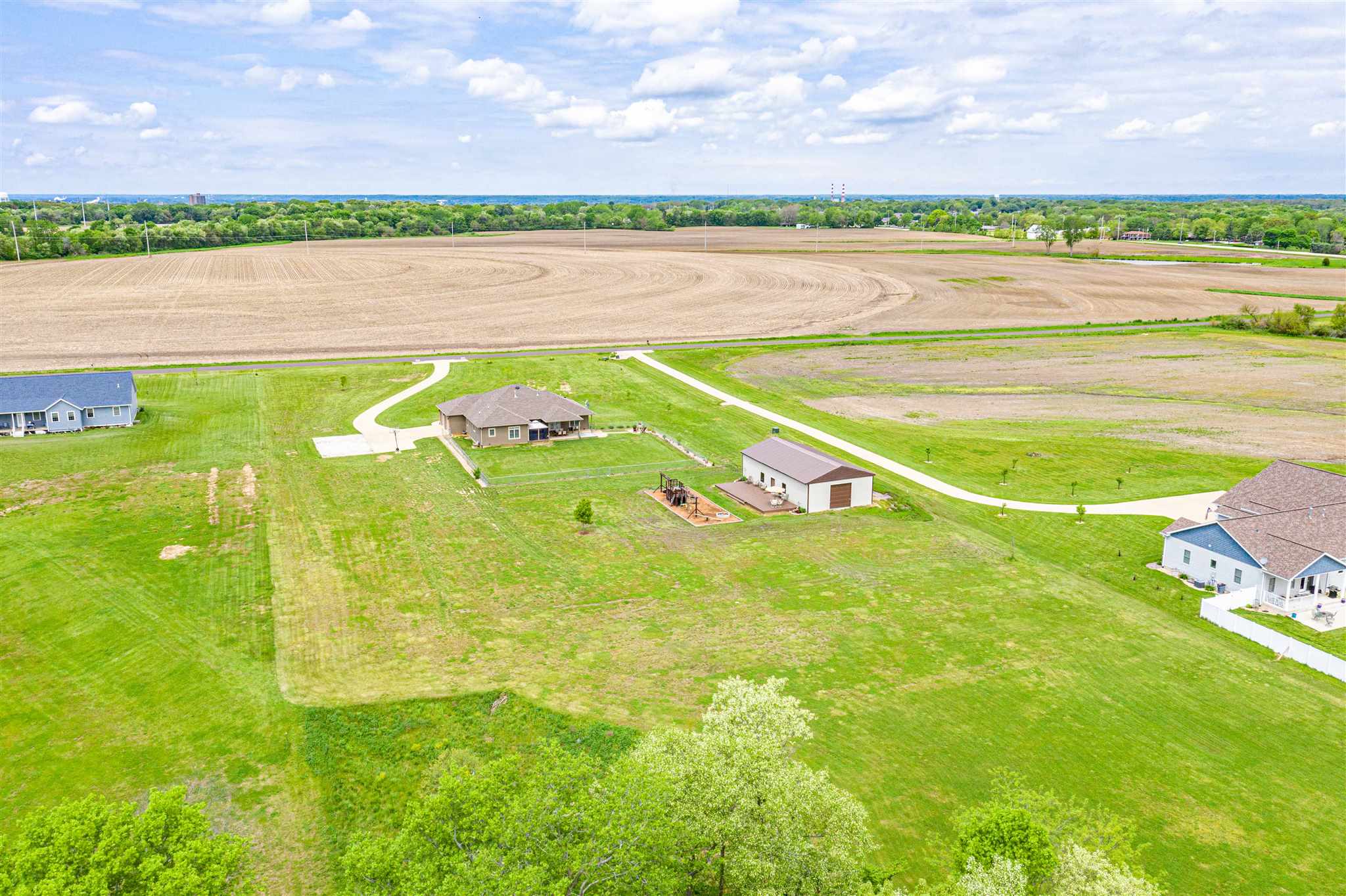 150 California Road Pekin, IL 61554 - Photo 4 of 35