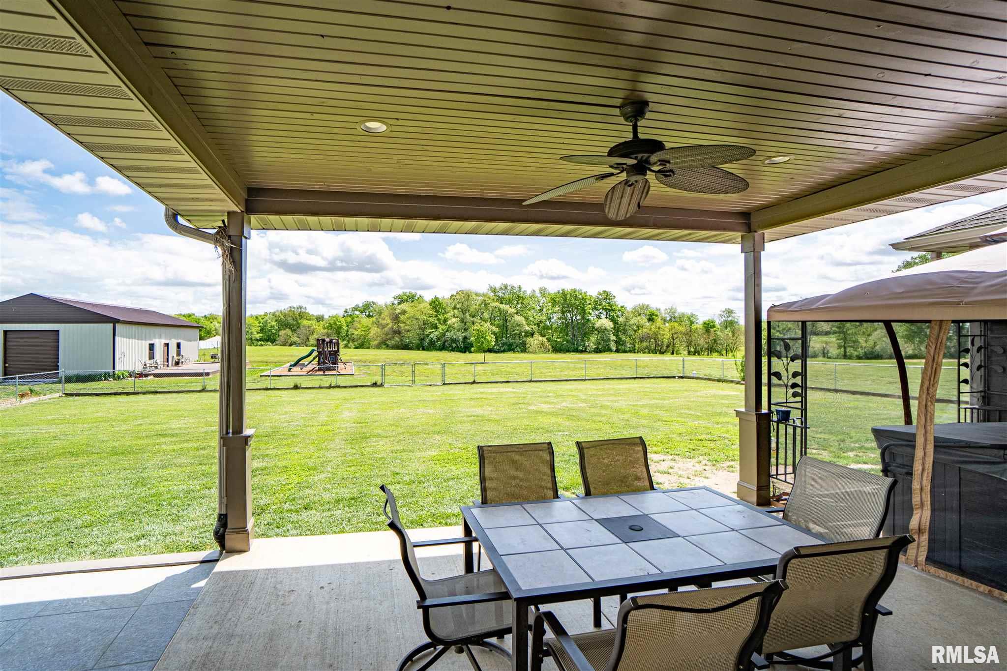 150 California Road Pekin, IL 61554 - Photo 7 of 35