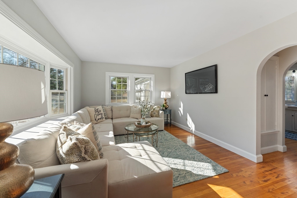 18 Charlesgate Road Hopedale, MA 01747 - Photo 8 of 34 Gallery Image 8