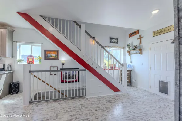$1,275,000 | 14601 Highway 5, St. Maries, ID 83861