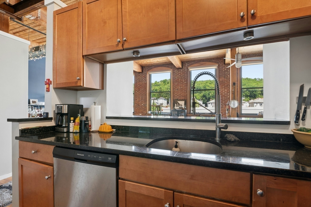 1 Envelope Terrace, Unit 202 Worcester, MA 01604 - Photo 30 of 39