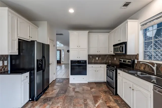 $2,400 | 1901 Springwater Drive, Round Rock, TX 78681