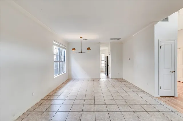 $2,400 | 1901 Springwater Drive, Round Rock, TX 78681