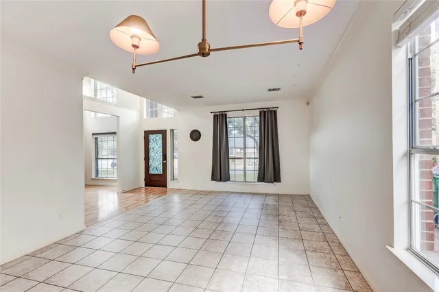 $2,400 | 1901 Springwater Drive, Round Rock, TX 78681