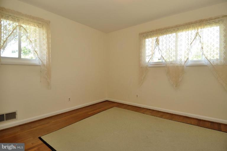12922 Georgia Avenue Silver Spring, MD 20906 - Photo 20 of 30 Bedroom #1 on upper level