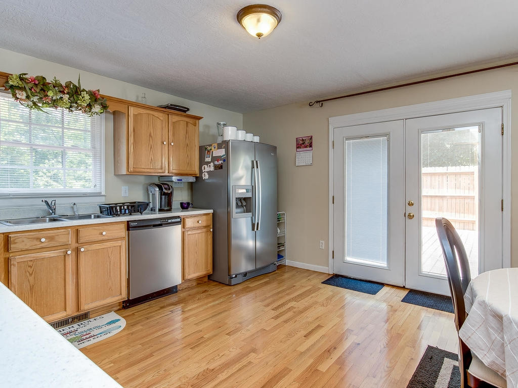 152 Vaughn Road Hampton, TN 37658 - Photo 13 of 29 Photo 13