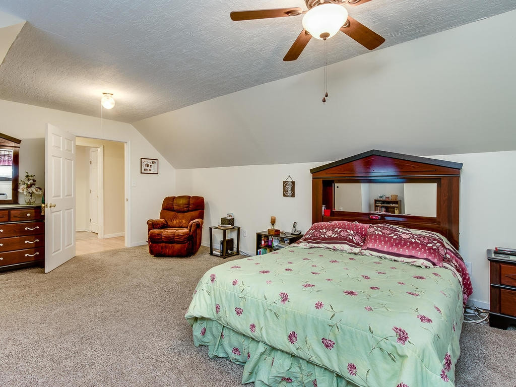 152 Vaughn Road Hampton, TN 37658 - Photo 16 of 29 Photo 16