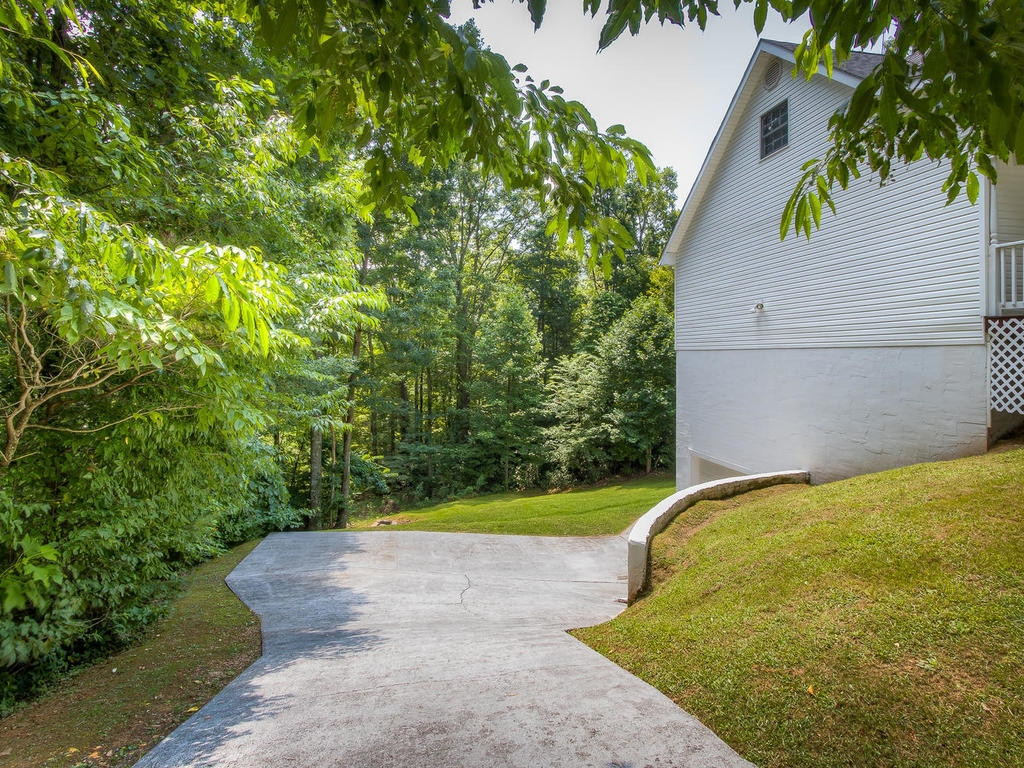 152 Vaughn Road Hampton, TN 37658 - Photo 28 of 29 Photo 28