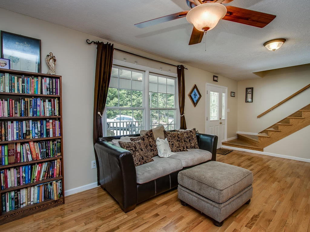 152 Vaughn Road Hampton, TN 37658 - Photo 8 of 29 Photo 8