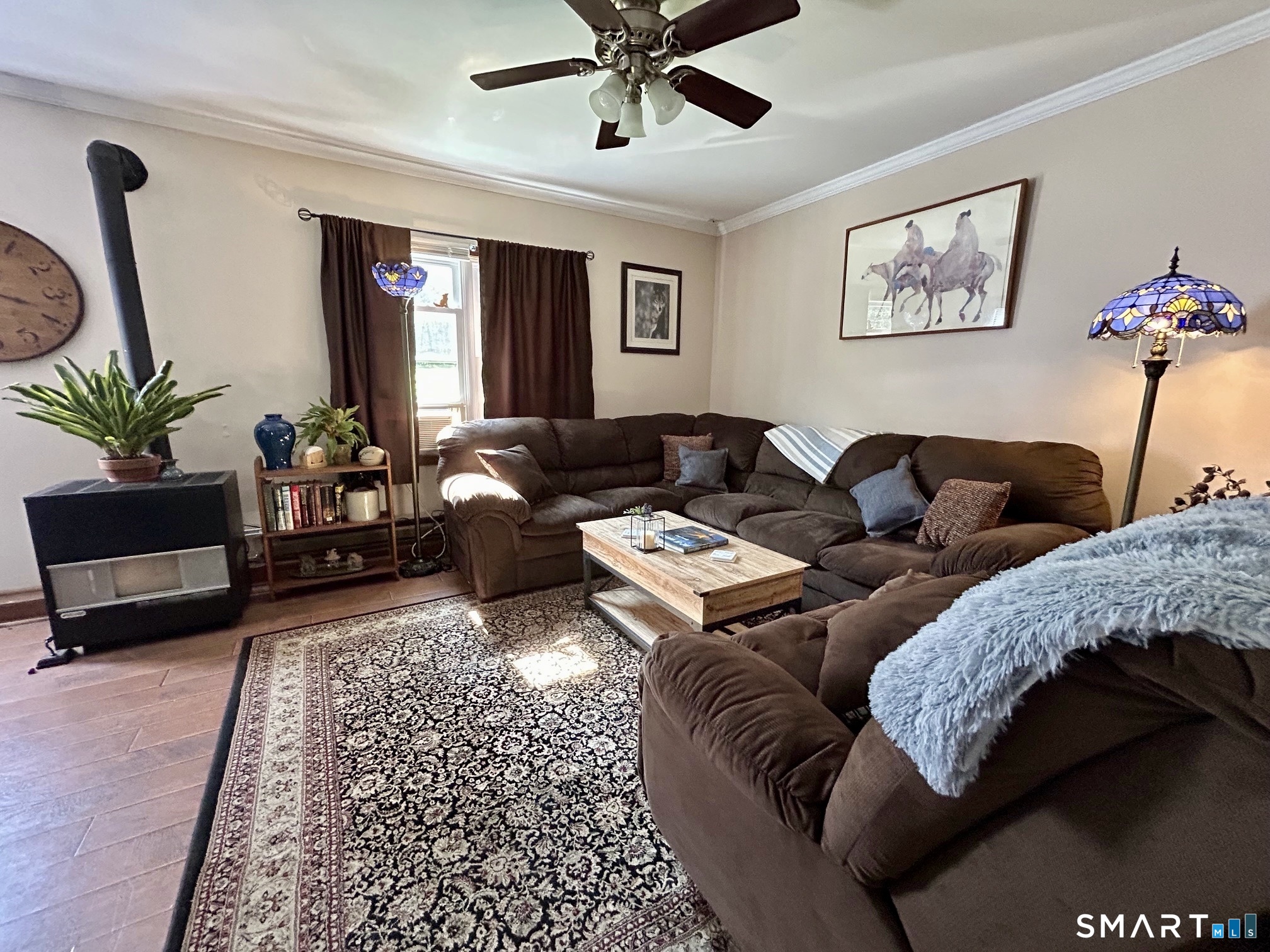 70 Reed Road Warren, CT 06754 - Photo 34 of 38 Apartment living room