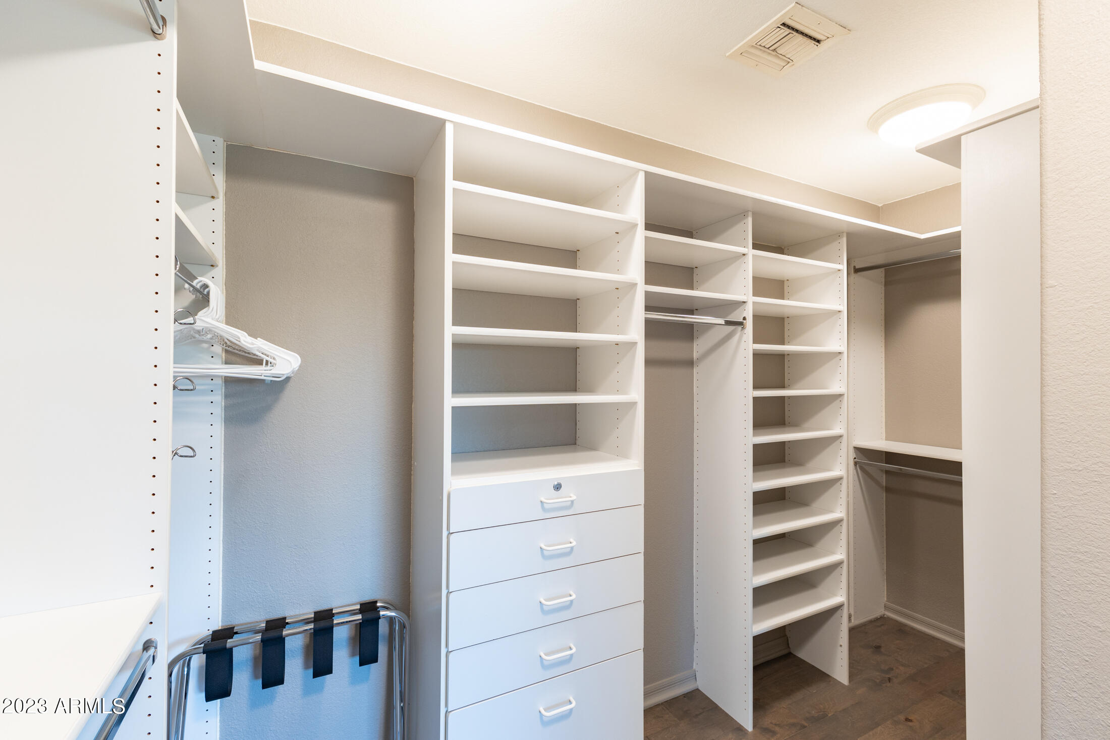7525 East Gainey Ranch Road, Unit 144 Scottsdale, AZ 85258 - Photo 27 of 63 Primary Suite Cloest
