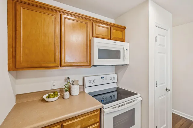 $385,000 | 2262 Folly Road, Unit 2B, Charleston, SC 29412