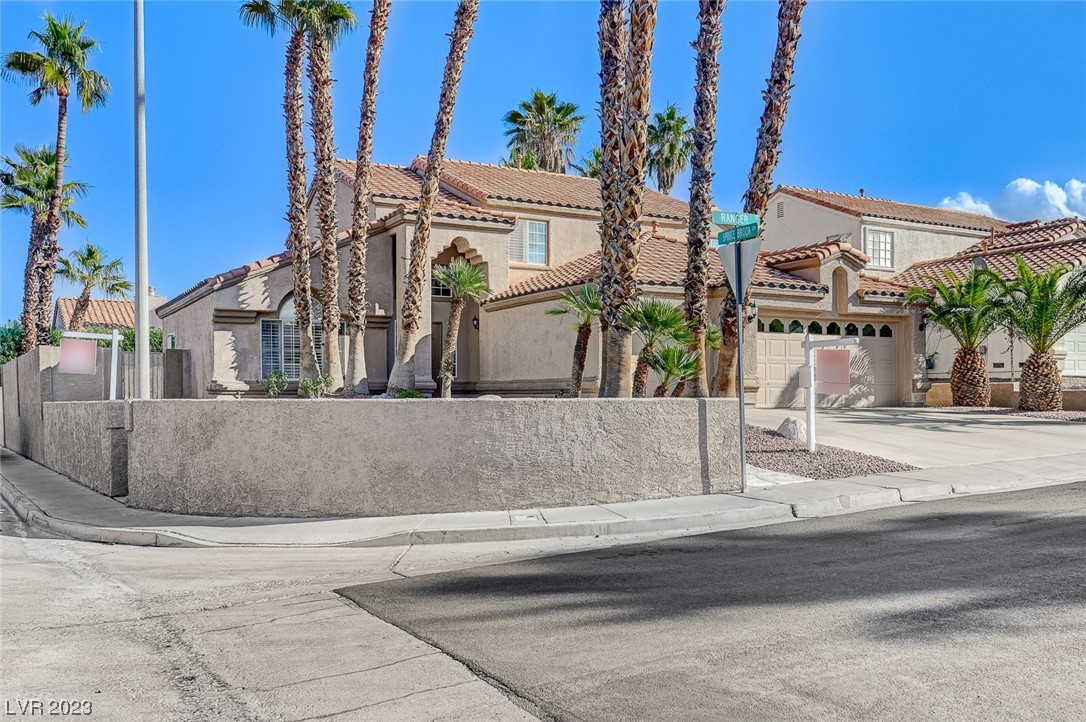 8 Ranger Court Henderson, NV 89074 - Photo 4 of 58
