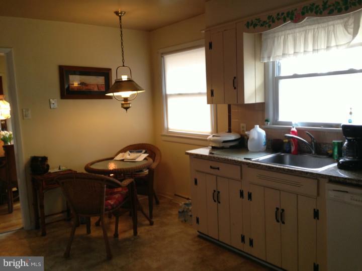 1710 Columbus Road Burlington, NJ 08016 - Photo 3 of 17 Kitchen