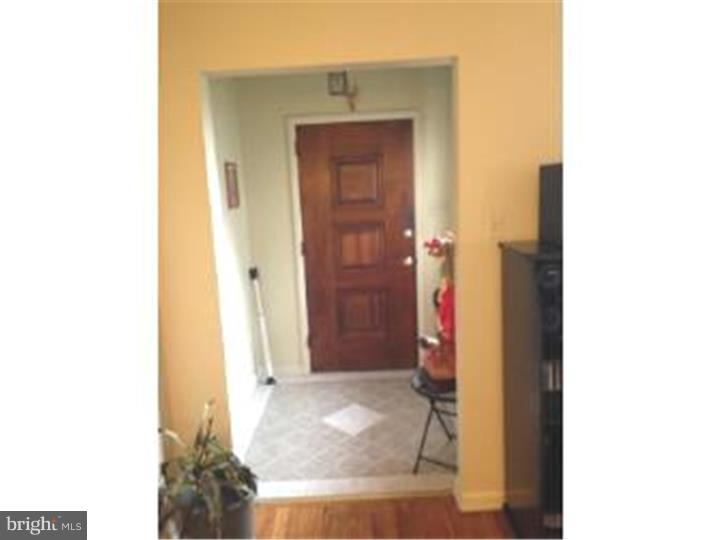 1710 Columbus Road Burlington, NJ 08016 - Photo 8 of 17 Foyer