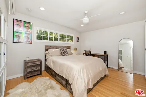 $2,095,000 | 22428 Victory Boulevard, Woodland Hills, CA 91367