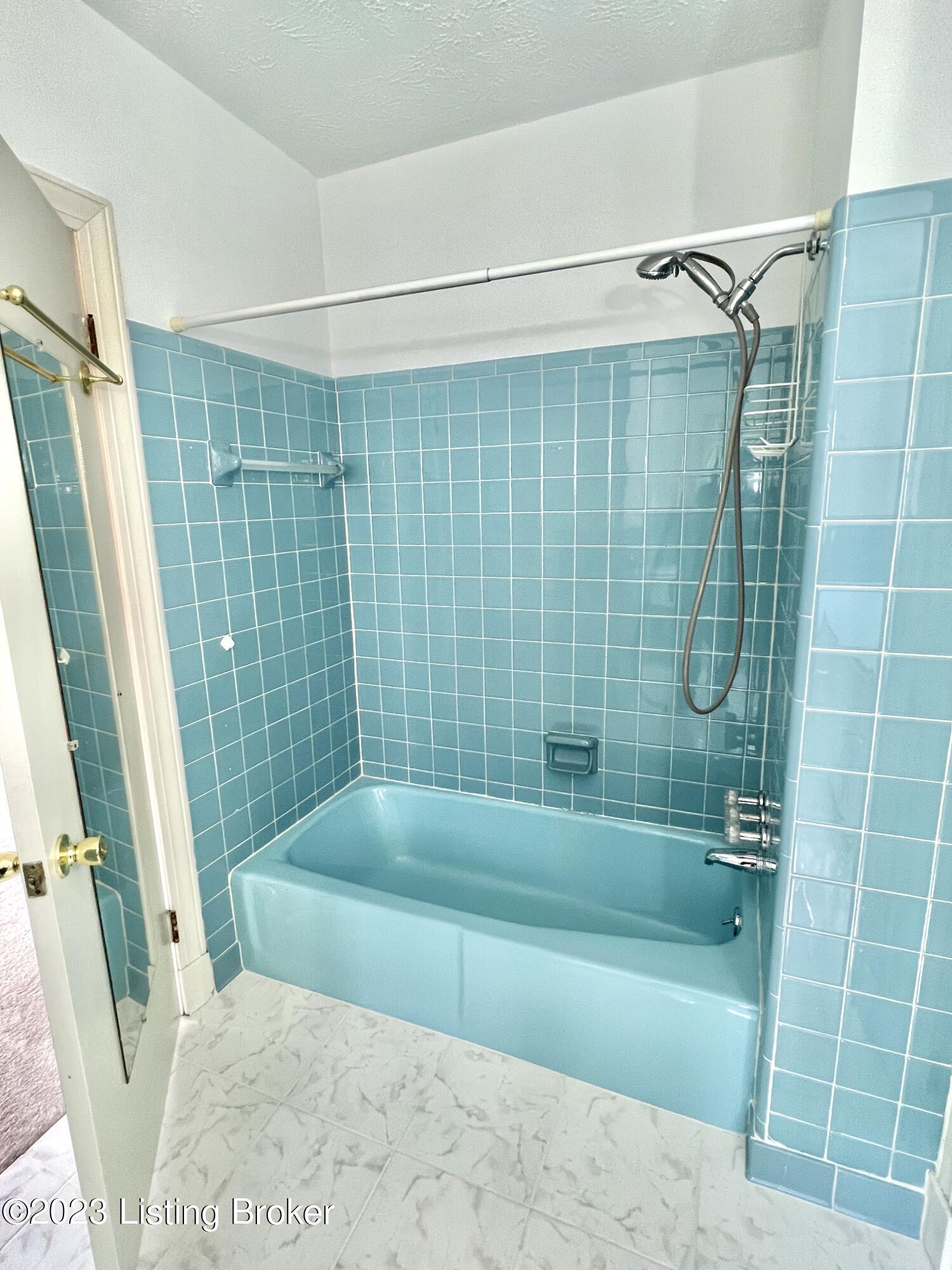 4022 Springhill Road Louisville, KY 40207 - Photo 30 of 44 4022 Springhill Rd - master bathroom