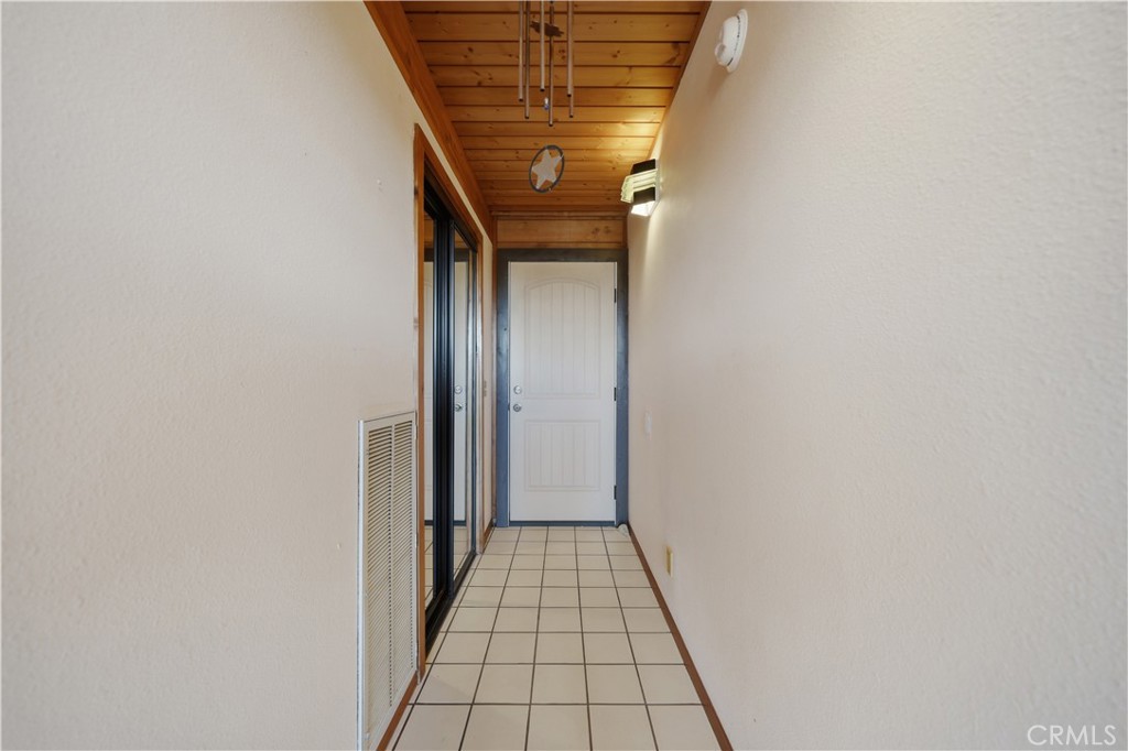 37475 Crown Valley Road Temecula, CA 92592 - Photo 28 of 61 Front door hallway to downstairs bedrooms