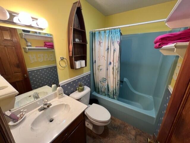 2990 South Riverbend Road Dalton, GA 30721 - Photo 20 of 28 2990 Riverbend hall bath