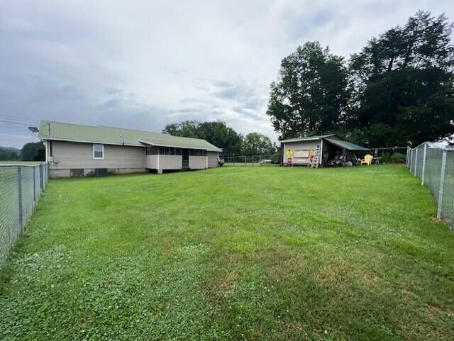 2990 South Riverbend Road Dalton, GA 30721 - Photo 2 of 28 2990 Riverbend back yard