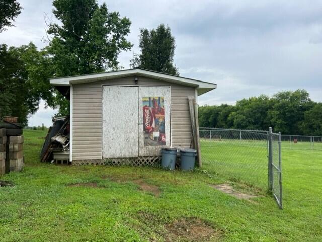 2990 South Riverbend Road Dalton, GA 30721 - Photo 5 of 28 2990 Riverbend outbuilding