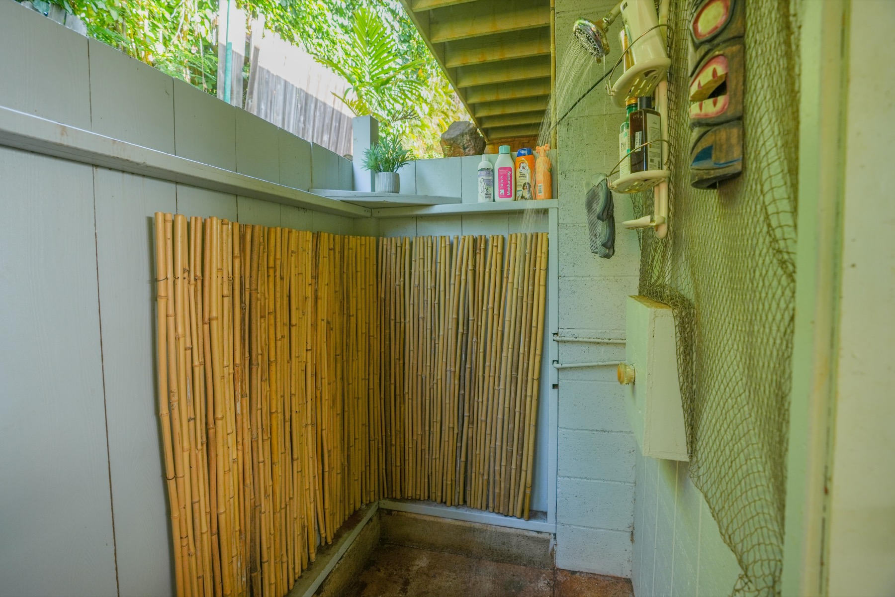 4940 A Hauaala Road Kapaa, HI 96746 - Photo 17 of 22 a bathroom with a shower and a window