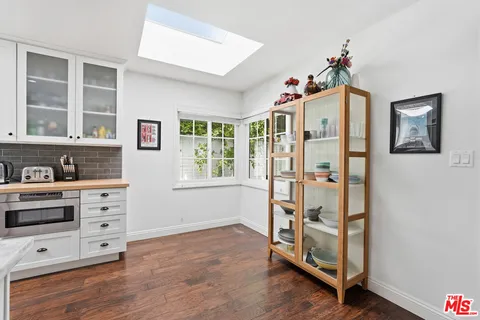 $2,398,000 | 16910 West Magnolia Boulevard, Encino, CA 91316