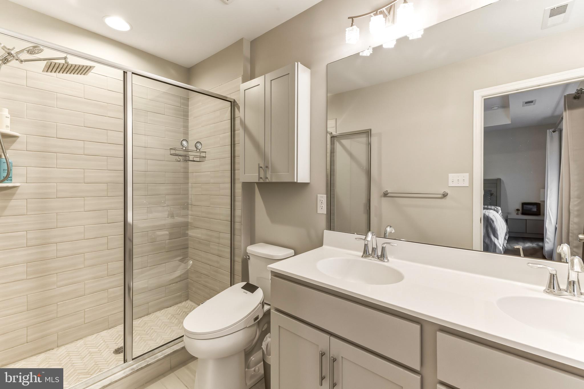 93 Aviary Road Thorofare, NJ 08086 - Photo 20 of 39 Primary Ensuite Bathroom