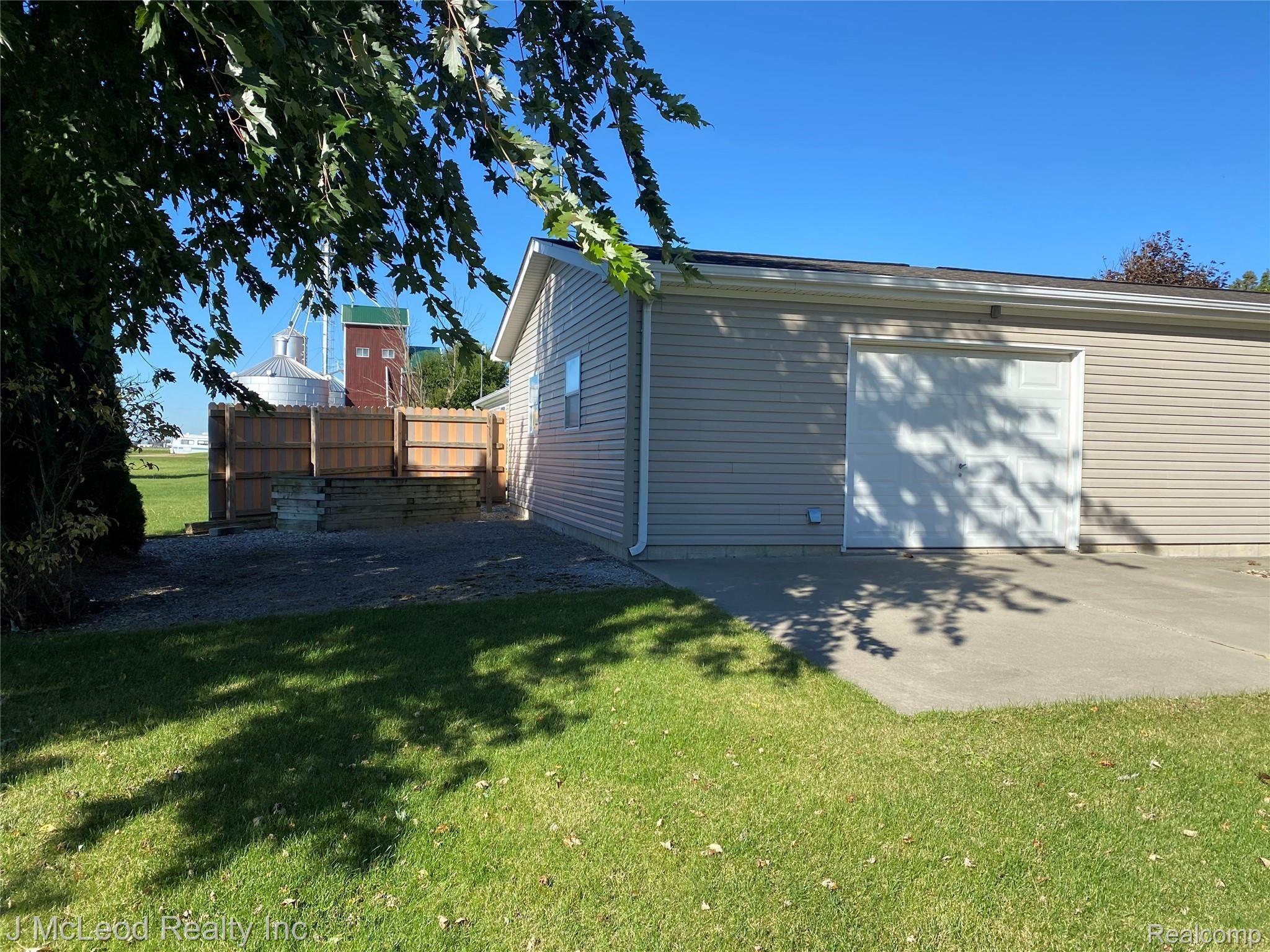 9615 Krueger Road Frankenmuth, MI 48734 - Photo 7 of 23 F66D3064-BA2D-4344-AD96-9949B061207A.jpeg