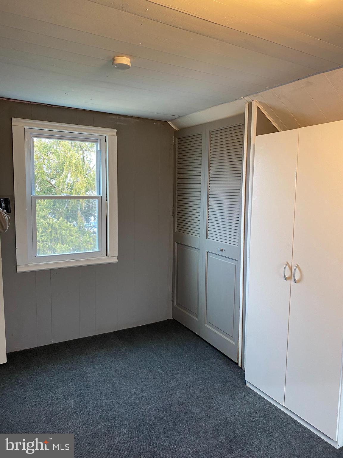 122 Madison Street Riverside, NJ 08075 - Photo 16 of 25 3rd Floor bedroom