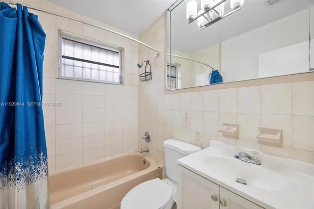 $3,000 | 1413 Southwest 19th Street, Unit 1413, Miami, FL 33145