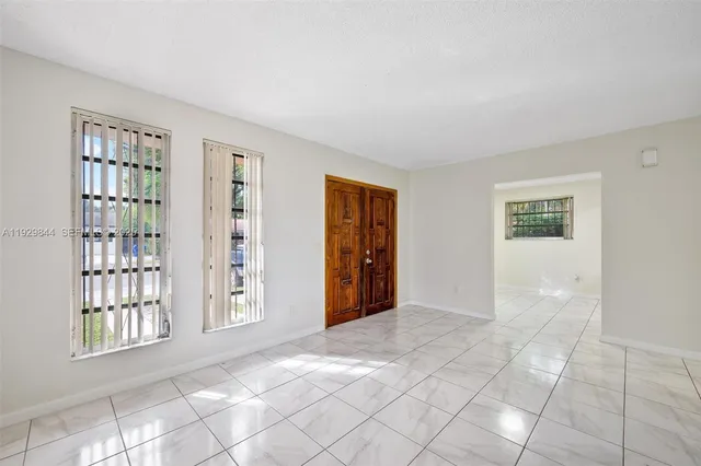 $3,000 | 1413 Southwest 19th Street, Unit 1413, Miami, FL 33145