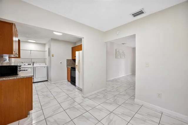 $3,000 | 1413 Southwest 19th Street, Unit 1413, Miami, FL 33145