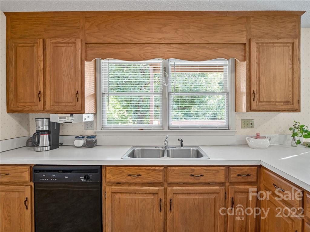 40919 Cox Road New London, NC 28127 - Photo 8 of 32 Gallery Image 8