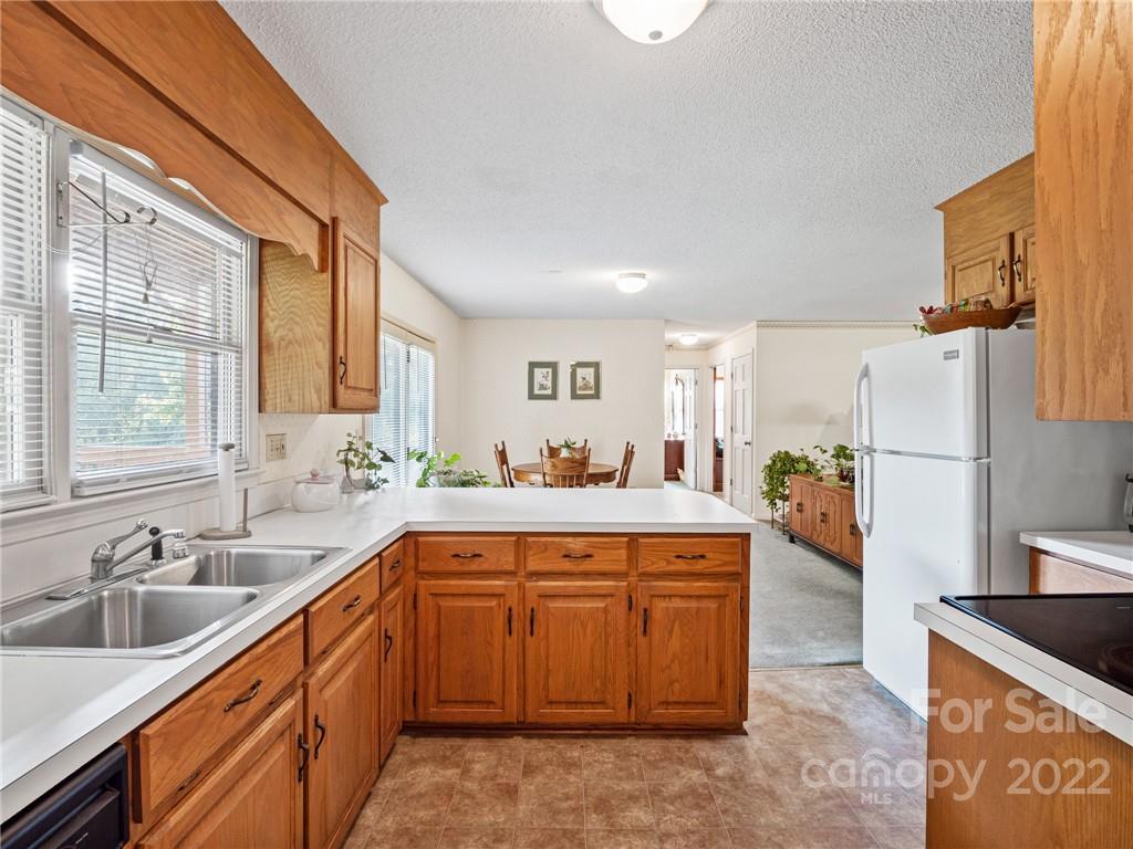 40919 Cox Road New London, NC 28127 - Photo 10 of 32 Gallery Image 10