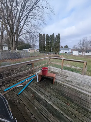 a park view with wooden floor and city view