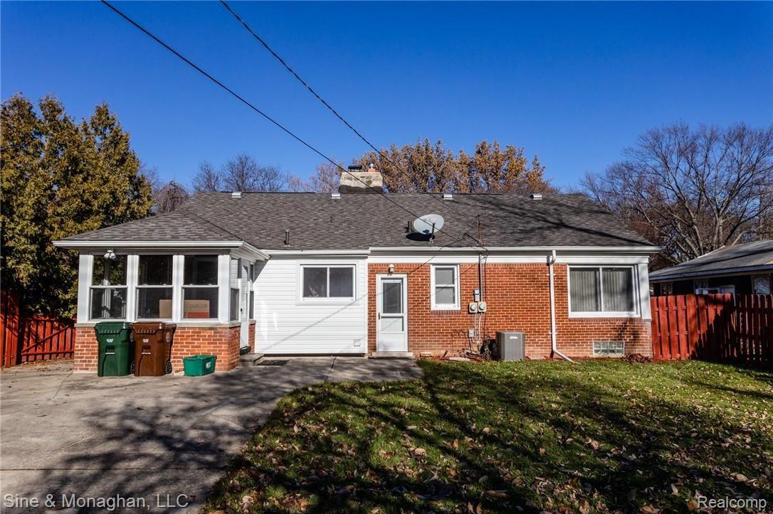 1133 Hampton Road Grosse Pointe, MI 48236 - Photo 33 of 33 1133 Hampton S034.jpg