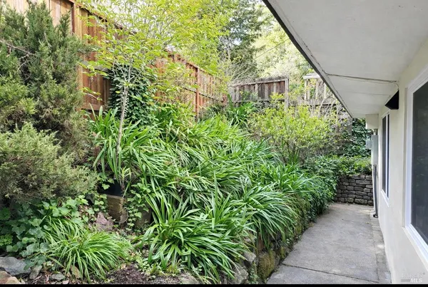 $649,000 | 16017 Palo Alto Drive, Guerneville, CA 95446