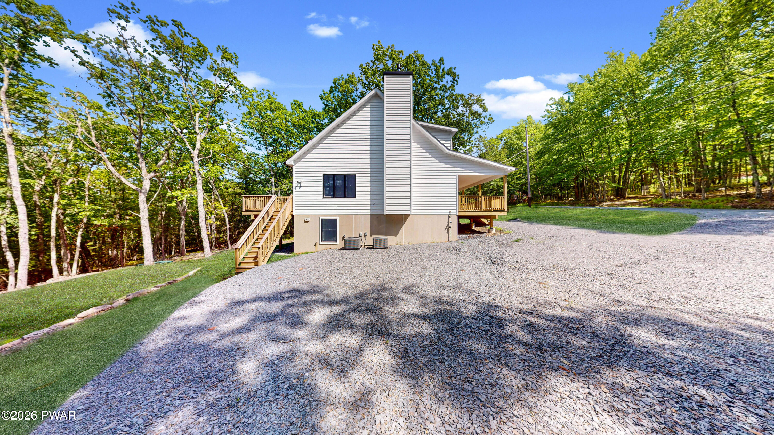 102 Pawnee Road Shohola, PA 18458 - Photo 3 of 61