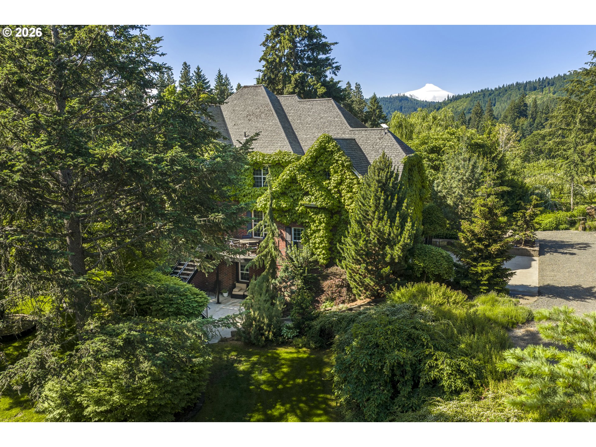 4050 Sylvester Drive Hood River, OR 97031 - Photo 2 of 48
