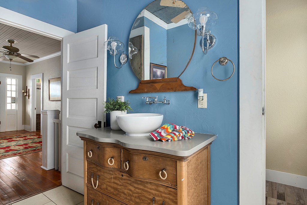 601 Bell Street Fredericksburg, TX 78624 - Photo 17 of 39 a view of bathroom