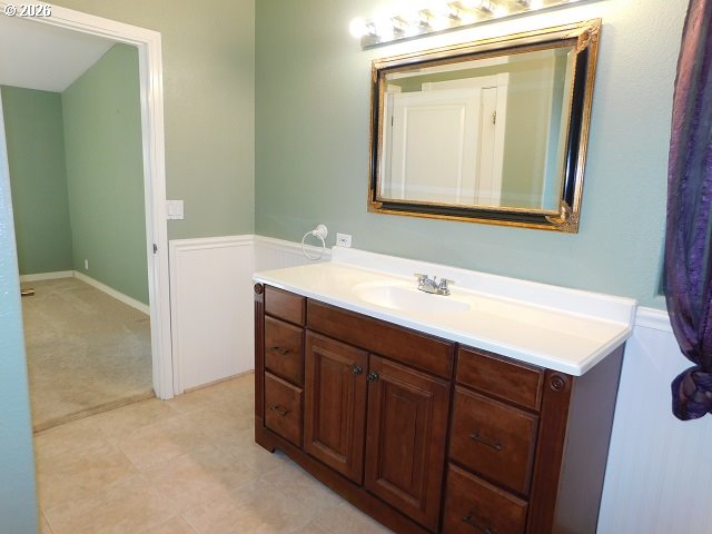 1105 Riverside Drive, Unit 32 Vernonia, OR 97064 - Photo 25 of 37 En Suite Bathroom