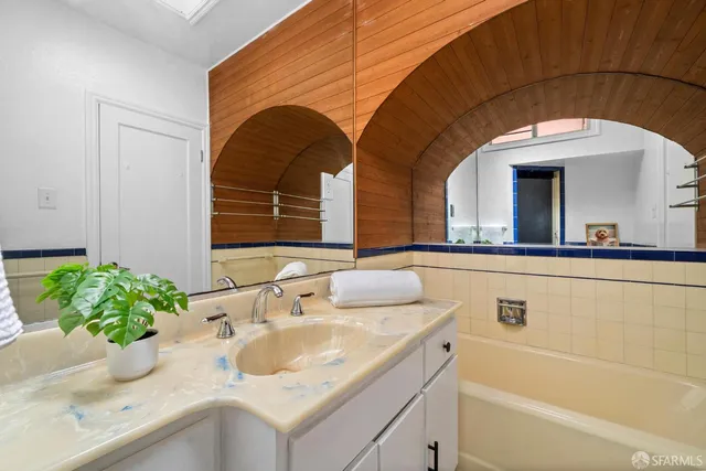 $1,095,000 | 2925 Kirkham Street, San Francisco, CA 94122