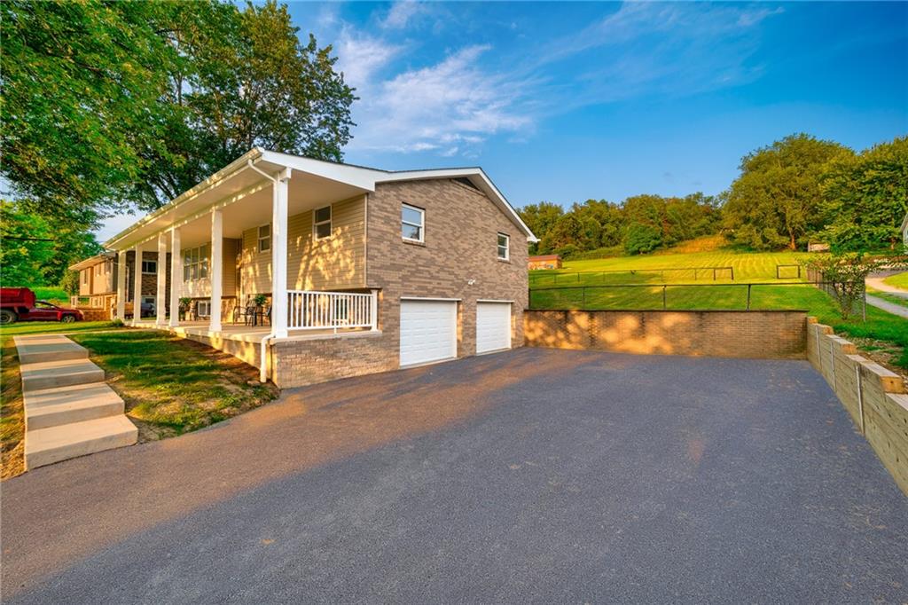 452 Country Club Road Washington, PA 15301 - Photo 1 of 25 Gallery Image 1