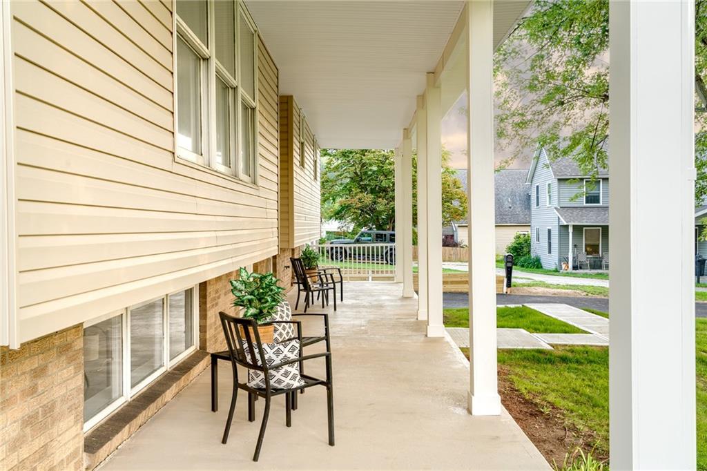452 Country Club Road Washington, PA 15301 - Photo 2 of 25 Gallery Image 2